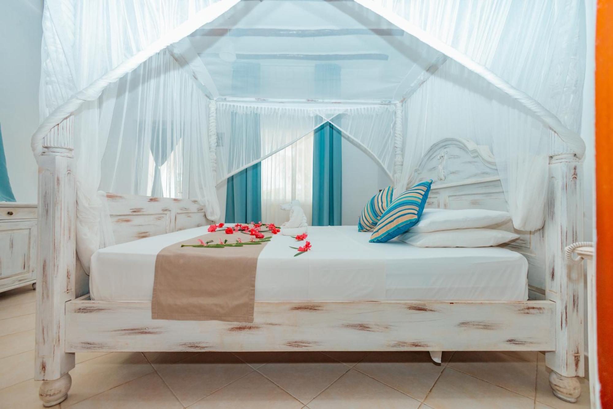 Twiga Beach Resort วาตามู ภายนอก รูปภาพ