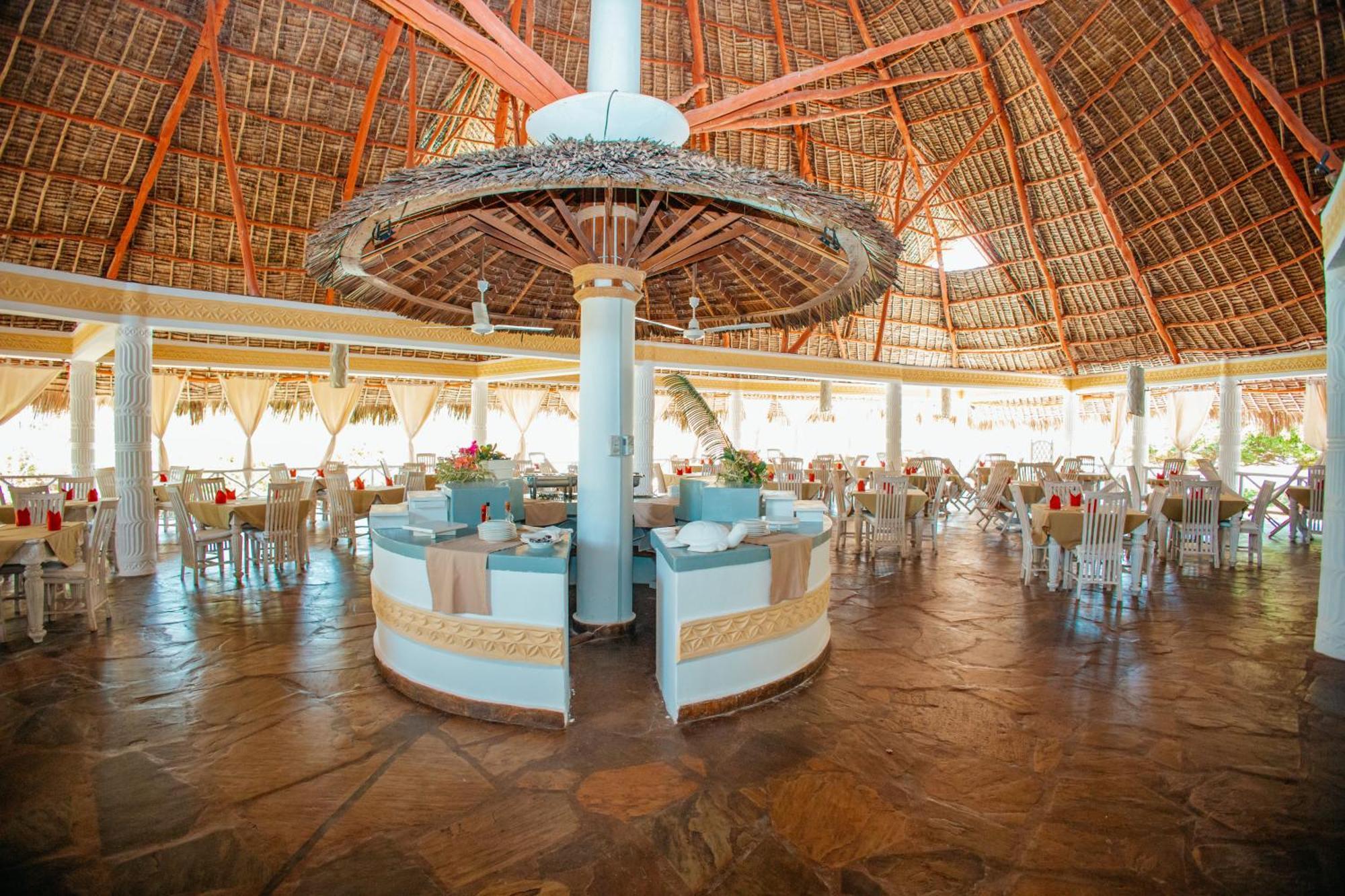 Twiga Beach Resort วาตามู ภายนอก รูปภาพ