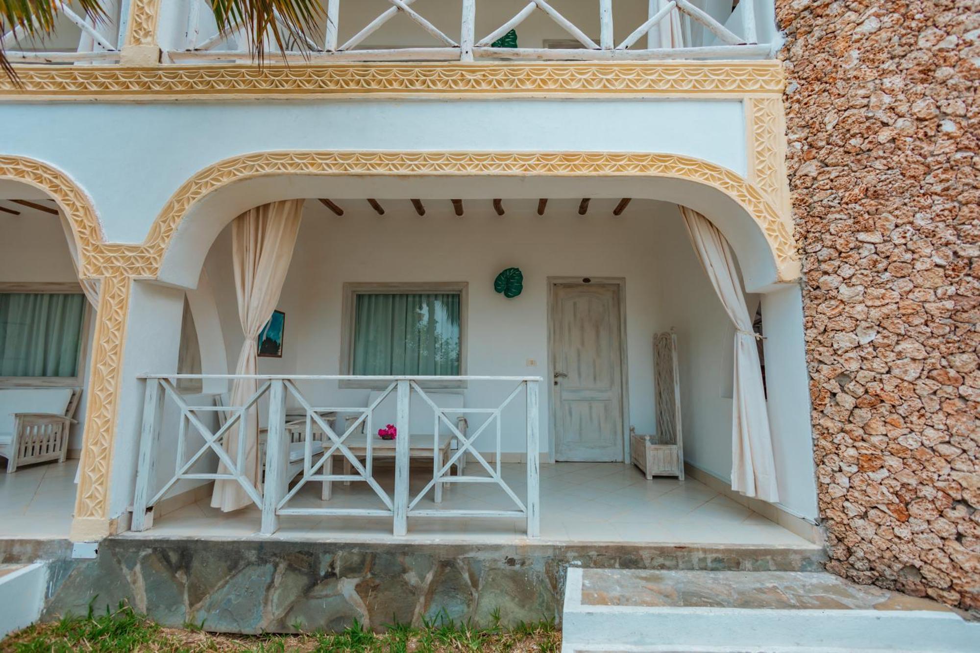 Twiga Beach Resort วาตามู ภายนอก รูปภาพ