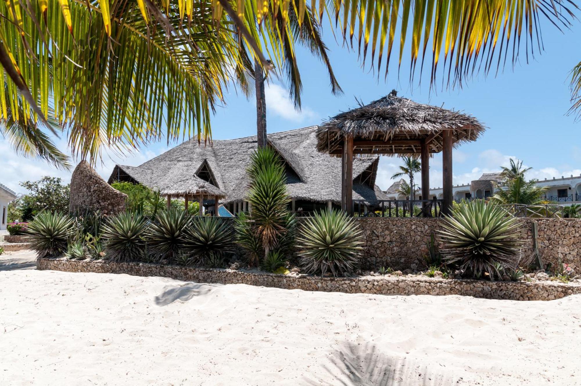 Twiga Beach Resort วาตามู ภายนอก รูปภาพ