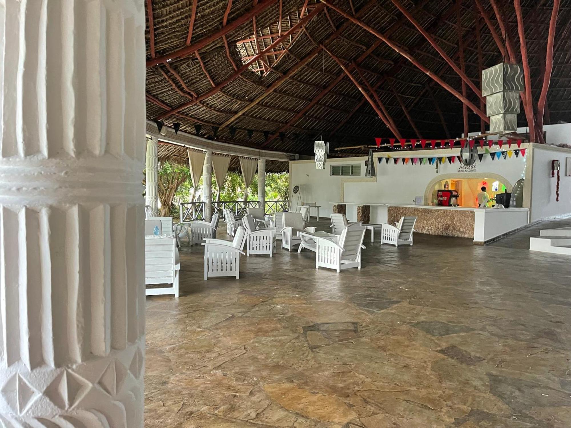 Twiga Beach Resort วาตามู ภายนอก รูปภาพ