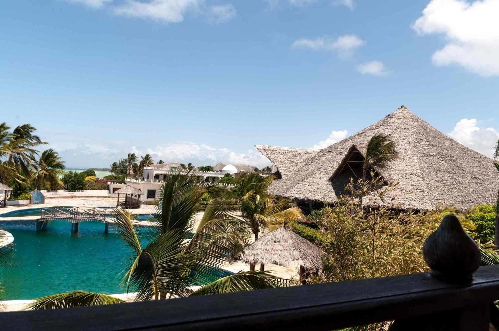Twiga Beach Resort วาตามู ภายนอก รูปภาพ